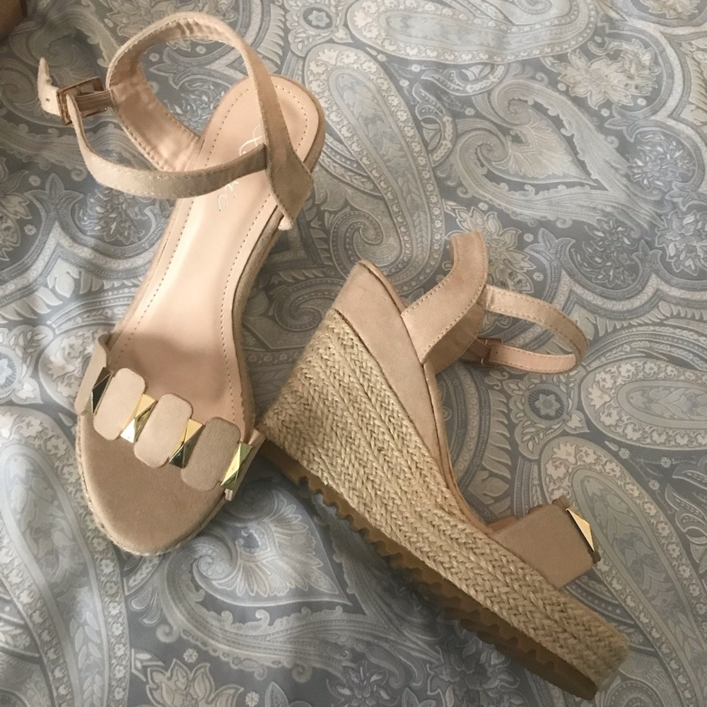 Sandals - Picture 2 of 4